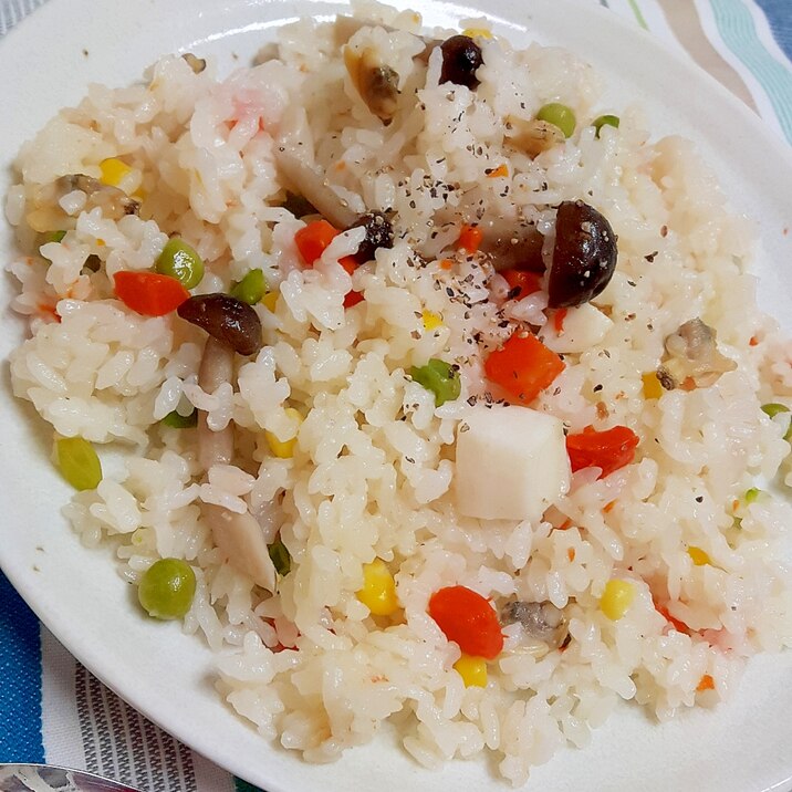 子供が喜ぶ 炊飯器の簡単シーフードピラフ レシピ 作り方 By Acchan66 楽天レシピ